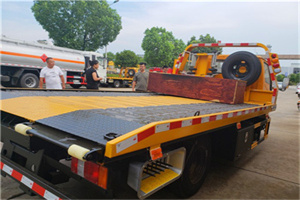 长寿区附近拖车电话号码服务